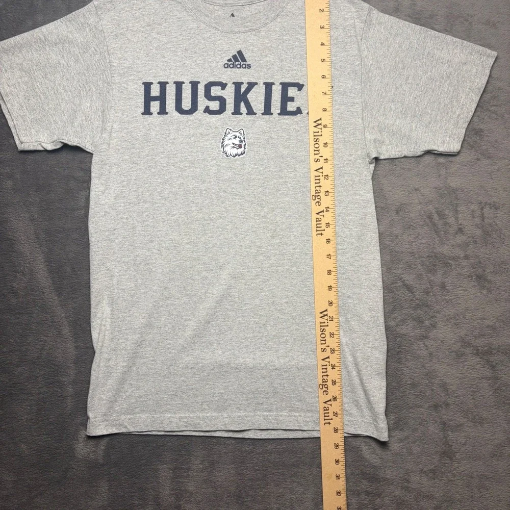 Adidas‎ T-Shirt Mens Medium Gray Huskies Graphic Tee Short Sleeve 34 Chest